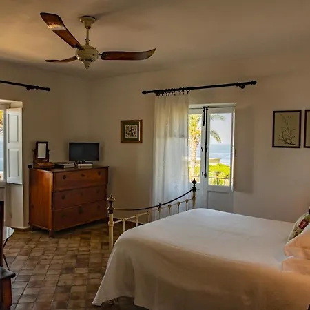 Signum Hotel Malfa (Salina)