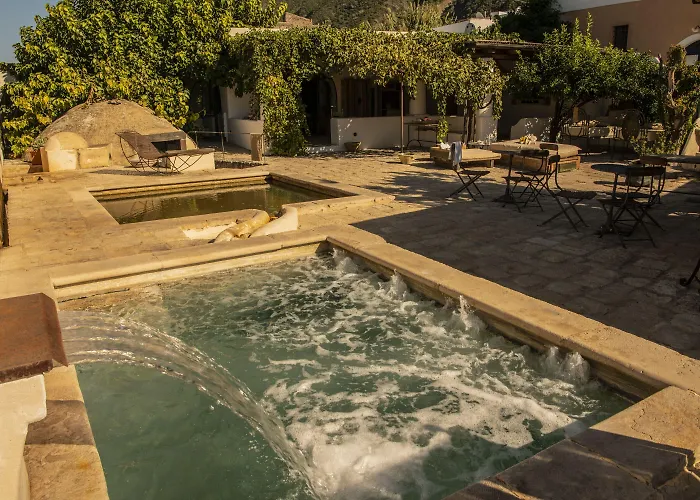 Signum Hotel Malfa (Salina)